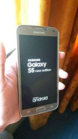 Samsung Galaxy s5 Grande New edition Dorado con los accesorios Samsung Galaxy s5 Grande New edition Dorado con los accesorios