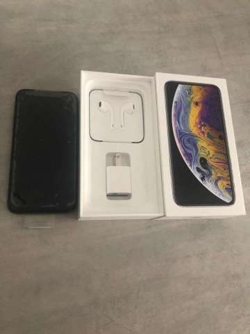 iPhone Xs iPhone Xs